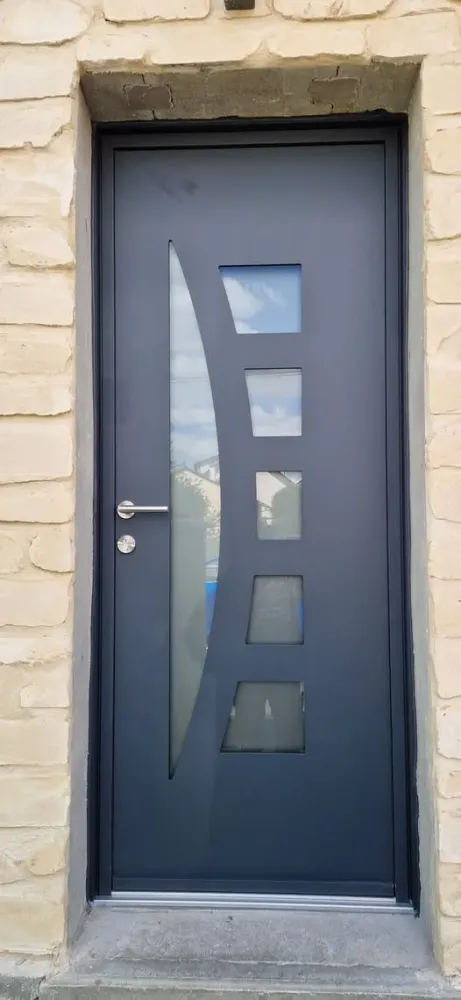 Porte d'entrée près de Feucherolles